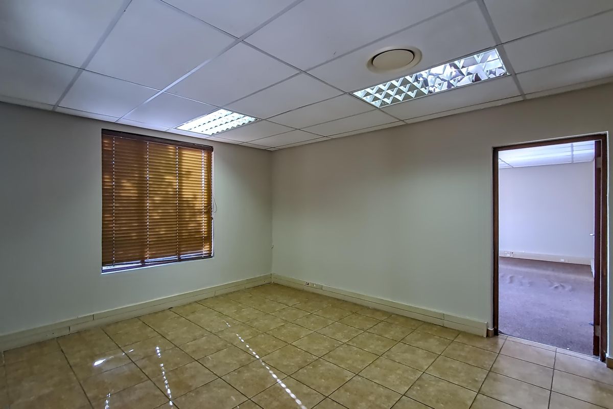 Modern 154m2 A-Grade Office Space Available Immediately – Wild Fig Business Park - Photo 3