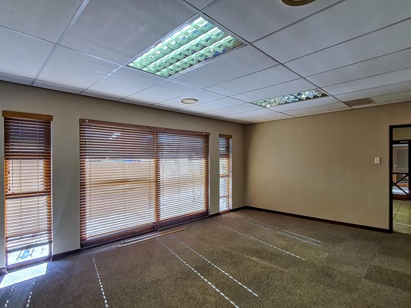Modern 142m2 A-Grade Office Space Available Immediately at Wild Fig Business Park - Photo 9