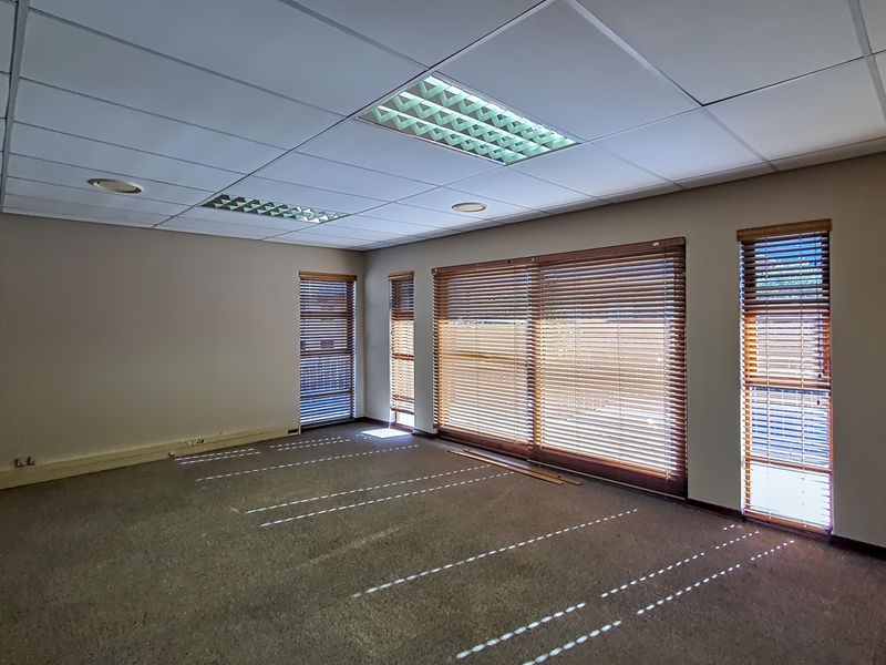 Modern 142m2 A-Grade Office Space Available Immediately at Wild Fig Business Park - Photo 8