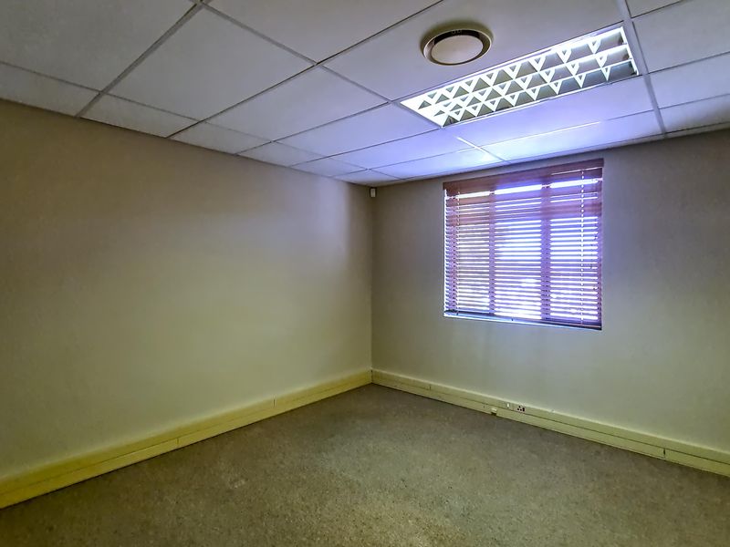 Modern 142m2 A-Grade Office Space Available Immediately at Wild Fig Business Park - Photo 7