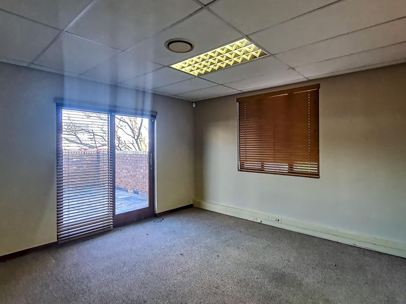 Modern 142m2 A-Grade Office Space Available Immediately at Wild Fig Business Park - Photo 6