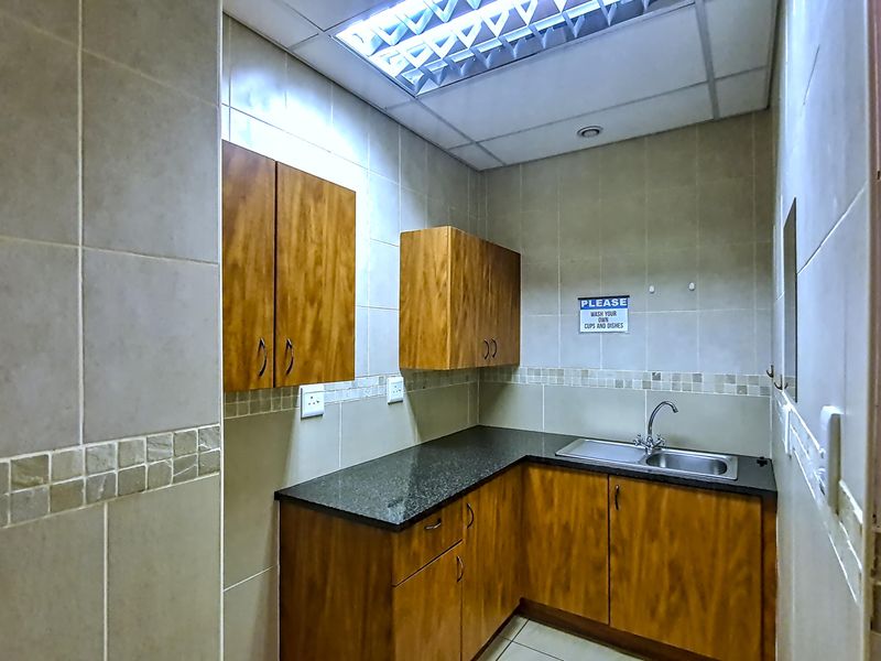 Modern 142m2 A-Grade Office Space Available Immediately at Wild Fig Business Park - Photo 5