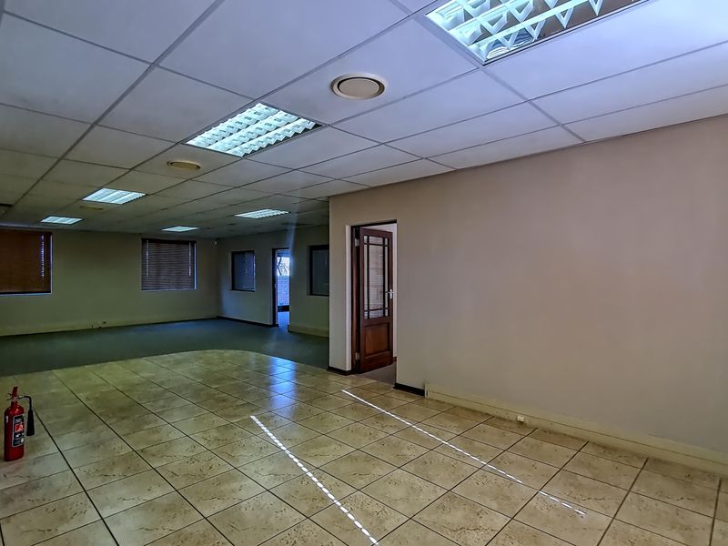 Modern 142m2 A-Grade Office Space Available Immediately at Wild Fig Business Park - Photo 3