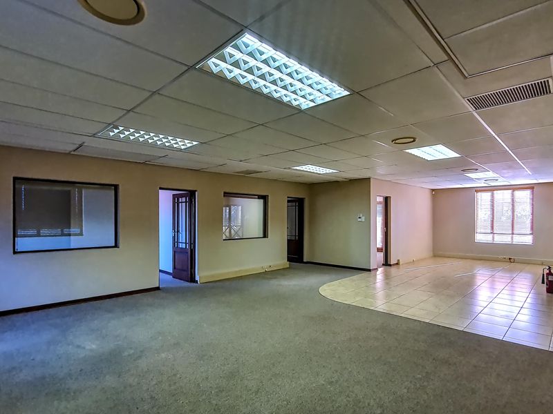 Modern 142m2 A-Grade Office Space Available Immediately at Wild Fig Business Park - Photo 4