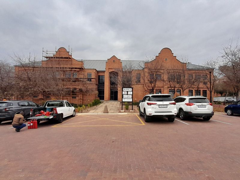 Compact Ground Floor Office within Heart of Pretoria East - Photo 1