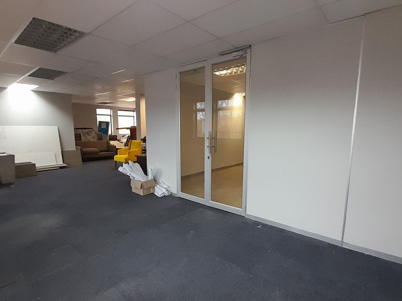 Compact Ground Floor Office within Heart of Pretoria East - Photo 4
