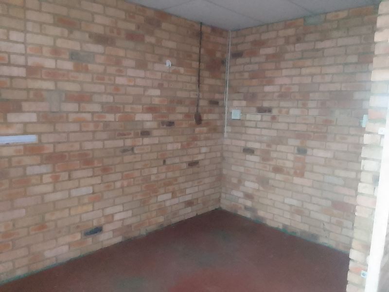 Light Industrial Warehouse and Office Space Available to Rent - Photo 8