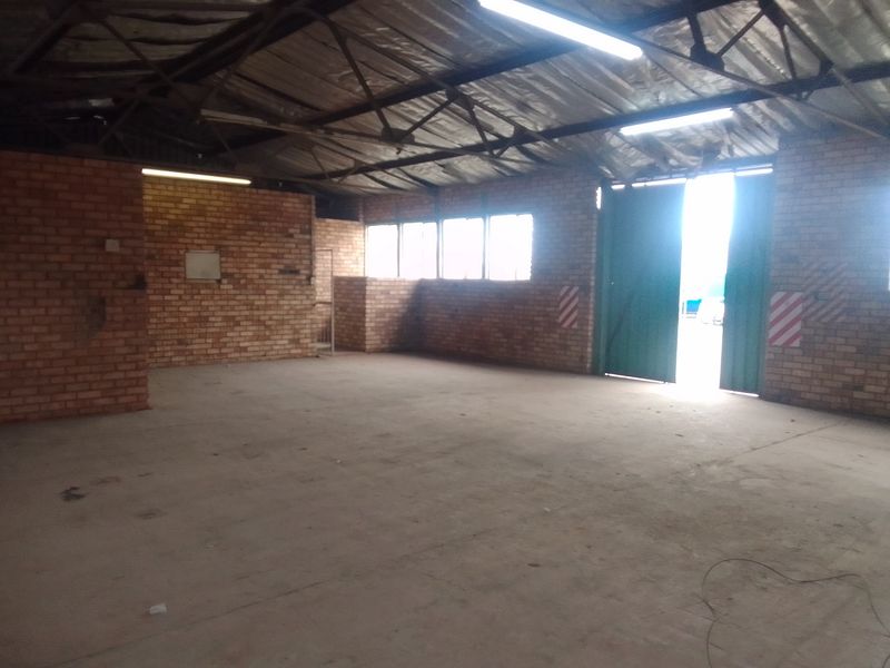 Light Industrial Warehouse and Office Space Available to Rent - Photo 6