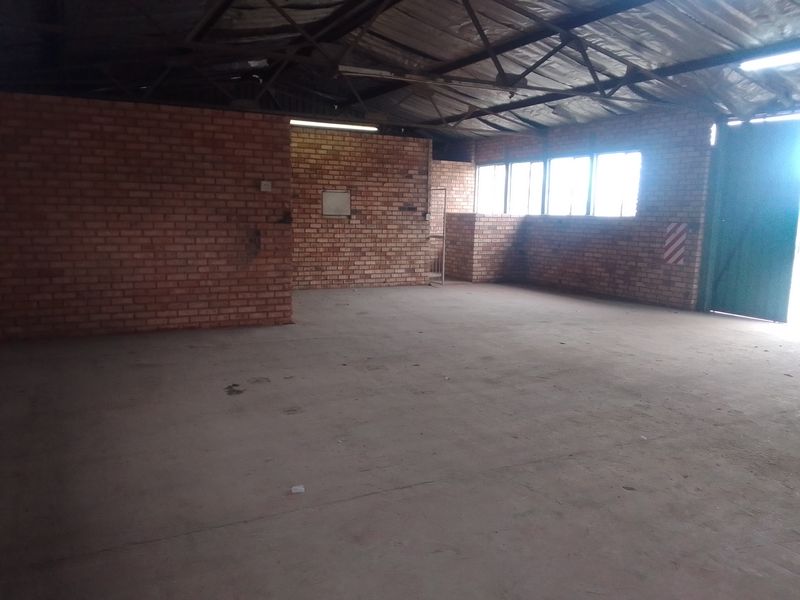 Light Industrial Warehouse and Office Space Available to Rent - Photo 3