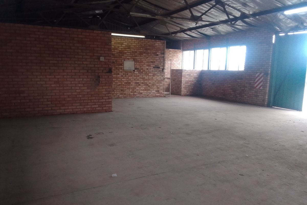 Light Industrial Warehouse and Office Space Available to Rent - Photo 3