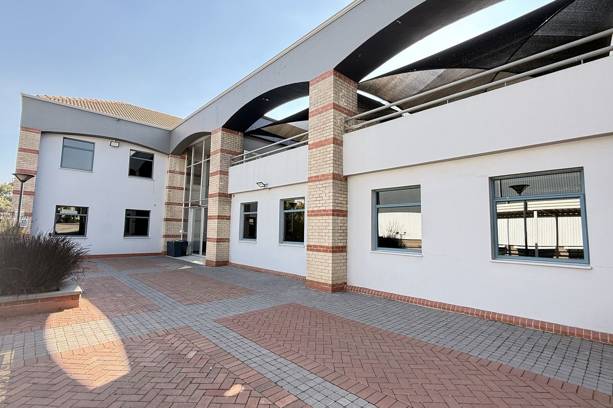 Secure a Strategic 11,747m2 Warehouse, Logistics Hub in the Heart of Midrand - Photo 2