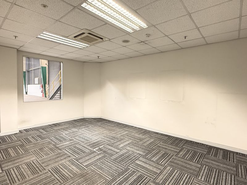 Secure a Strategic 11,747m2 Warehouse, Logistics Hub in the Heart of Midrand - Photo 9