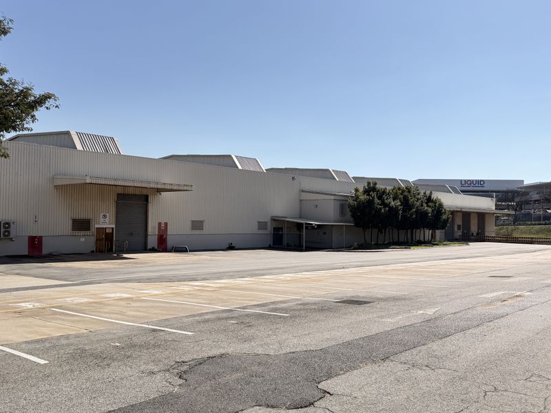 Secure a Strategic 11,747m2 Warehouse, Logistics Hub in the Heart of Midrand - Photo 4