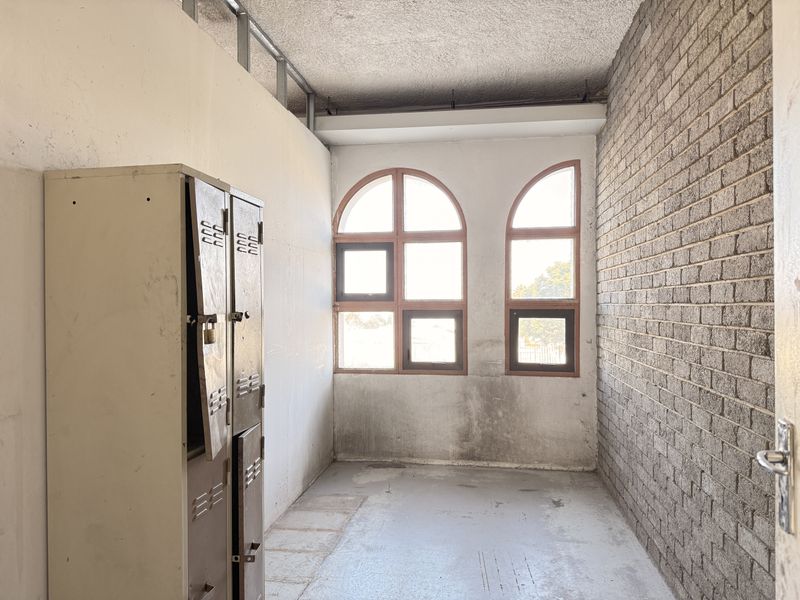 200m2 Warehouse in Secure Gallagher Corner Precinct - Photo 10