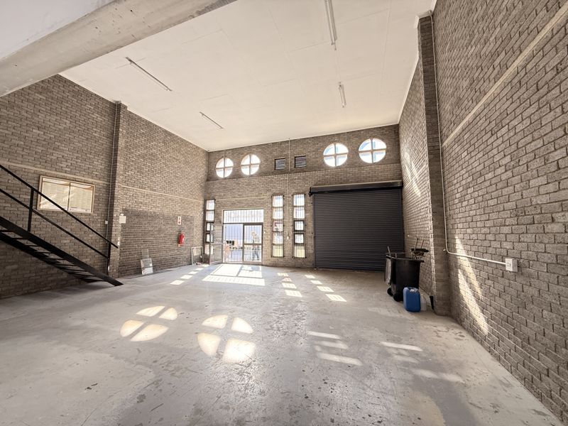 200m2 Warehouse in Secure Gallagher Corner Precinct - Photo 8