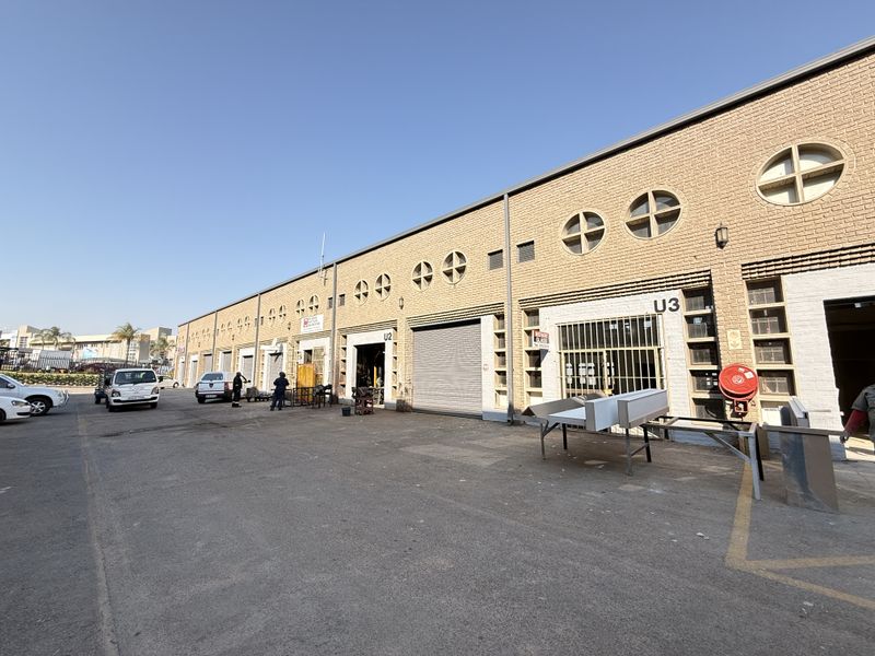 200m2 Warehouse in Secure Gallagher Corner Precinct - Photo 2