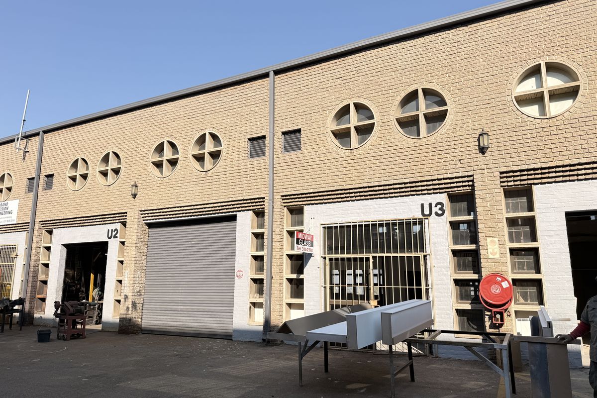 200m2 Warehouse in Secure Gallagher Corner Precinct - Photo 3