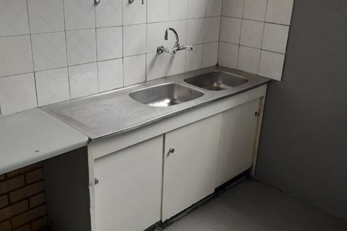 COMMERCIAL IN BUSY BLVD FOR SALE - Photo 4
