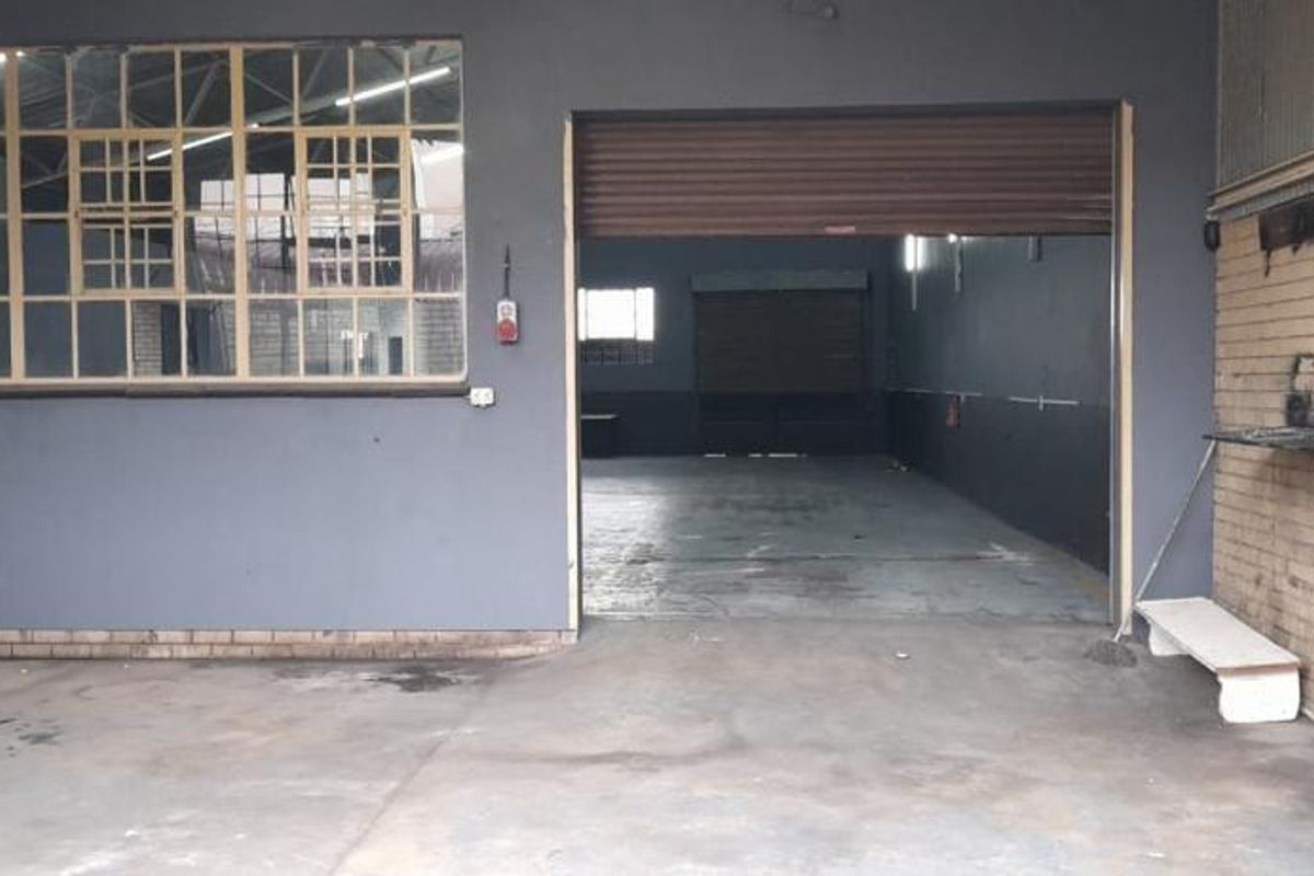 COMMERCIAL IN BUSY BLVD FOR SALE - Photo 5