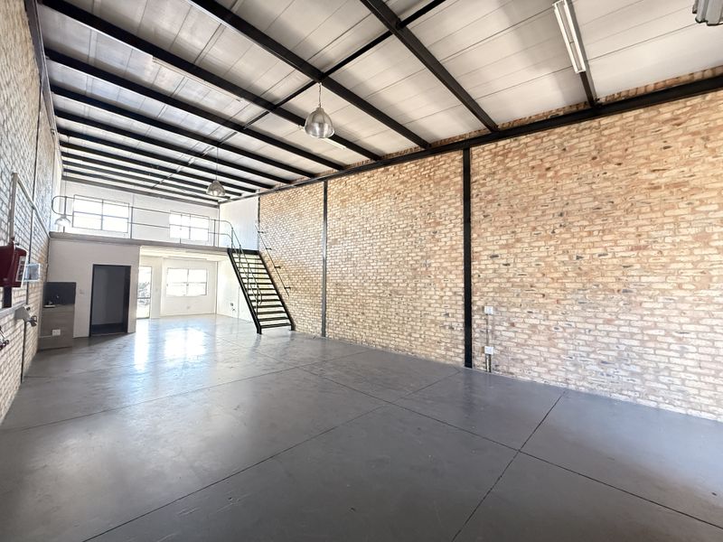 140m2 AAA-Grade Warehouse with in Secure Midrand Business Hub - Photo 7