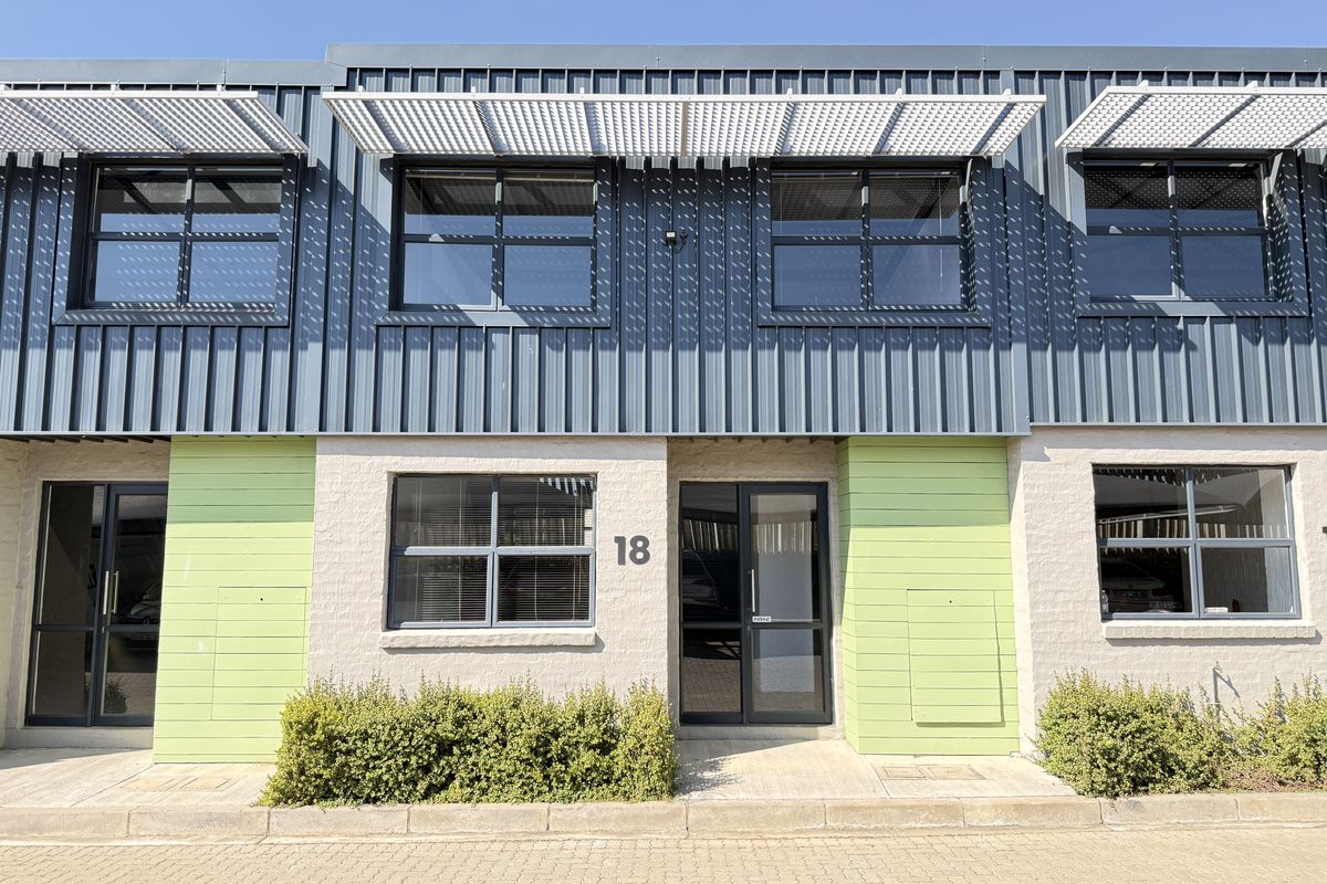 140m2 AAA-Grade Warehouse with in Secure Midrand Business Hub - Photo 2