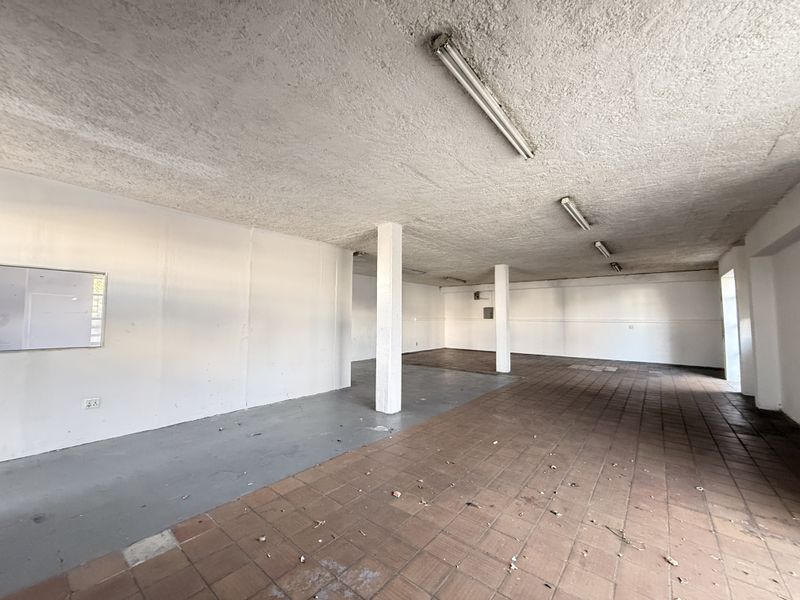 150m2 Warehouse with Private Yard and Three Roller Doors, Gallagher Corner, Midrand - Photo 9