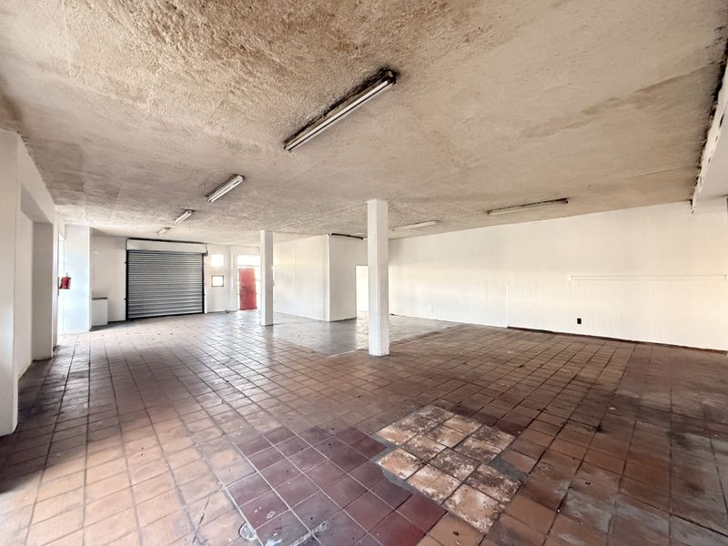 150m2 Warehouse with Private Yard and Three Roller Doors, Gallagher Corner, Midrand - Photo 8