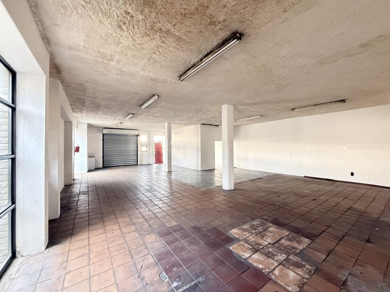 150m2 Warehouse with Private Yard and Three Roller Doors, Gallagher Corner, Midrand - Photo 7