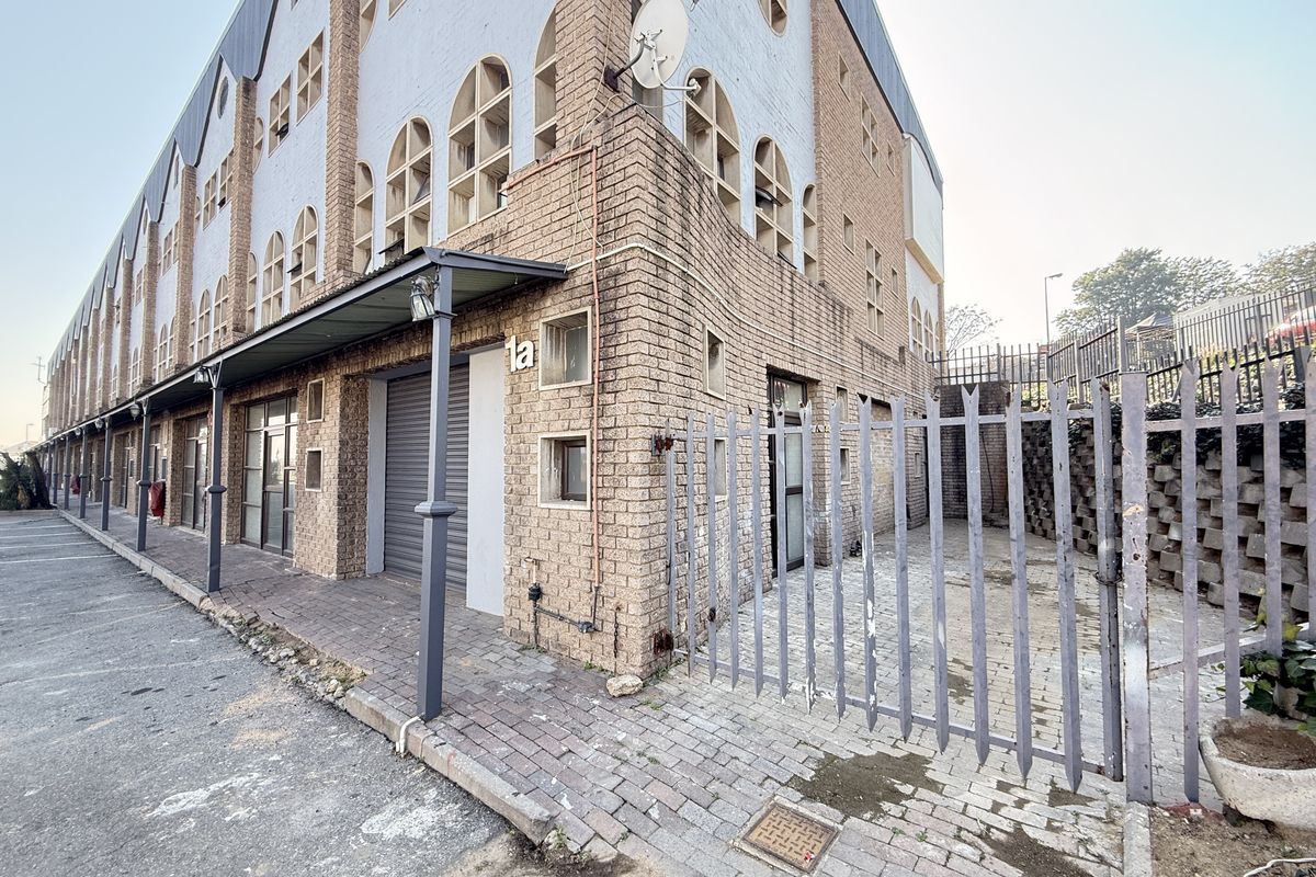 150m2 Warehouse with Private Yard and Three Roller Doors, Gallagher Corner, Midrand - Photo 2
