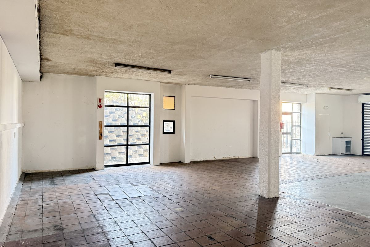 150m2 Warehouse with Private Yard and Three Roller Doors, Gallagher Corner, Midrand - Photo 4