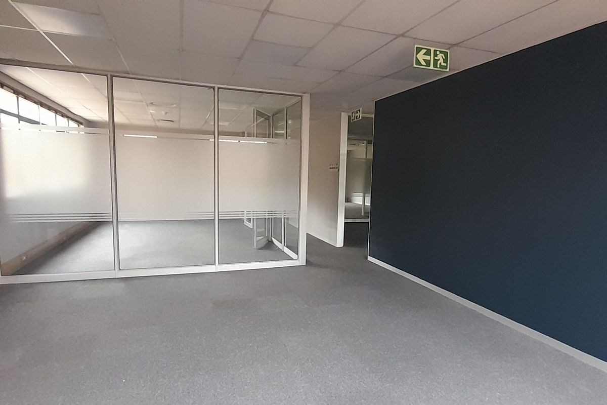 Corporate Office Headquarters with Exceptional Private Office Capacity - Photo 3