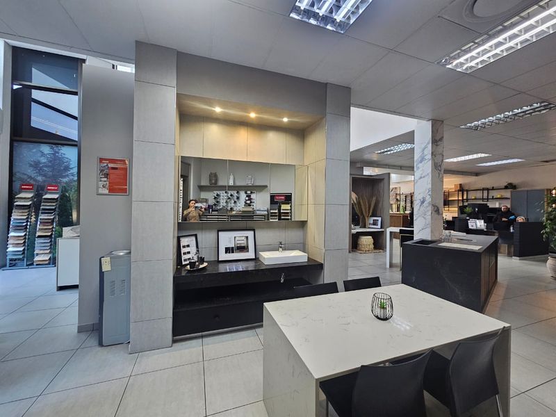 TO LET – Prime Retail Space | Waterkloof Corner | Waterkloof, Pretoria - Photo 9