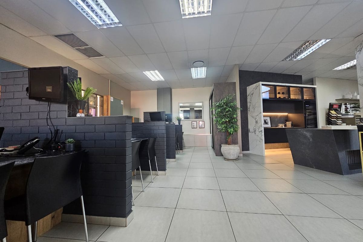 TO LET – Prime Retail Space | Waterkloof Corner | Waterkloof, Pretoria - Photo 5