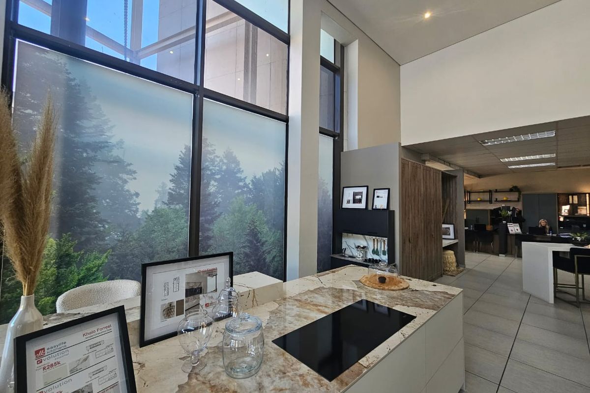 TO LET – Prime Retail Space | Waterkloof Corner | Waterkloof, Pretoria - Photo 2
