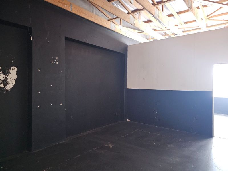 TO LET: Gym, Church, Dance Studio, Training Facility, Theatre or Church | 275 m2 | Waterkloof Corner - Photo 8