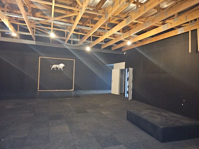TO LET: Gym, Church, Dance Studio, Training Facility, Theatre or Church | 275 m2 | Waterkloof Corner - Photo 10