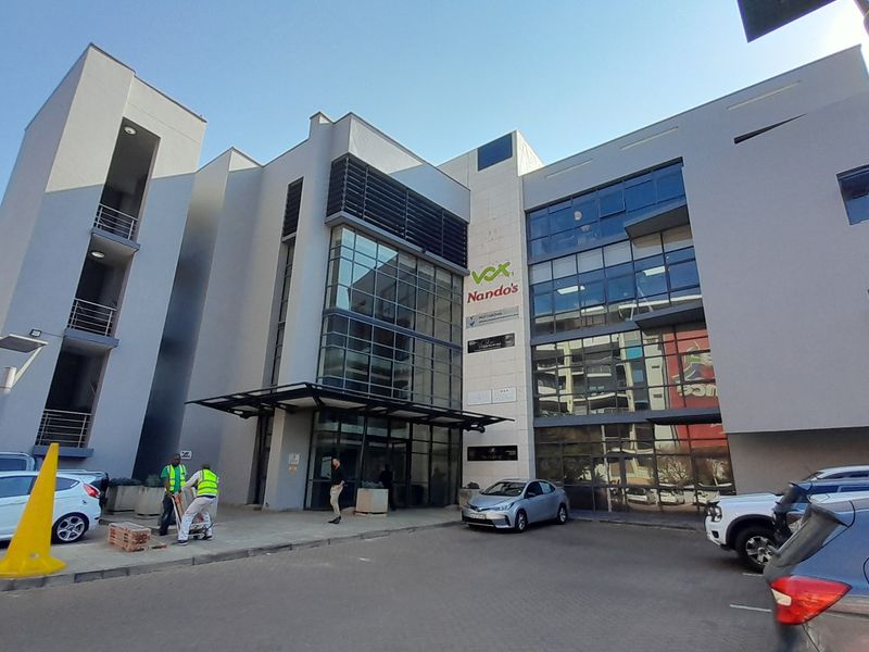 Modern Ground Floor Office with Reception and Open Plan Flexibility - Photo 1