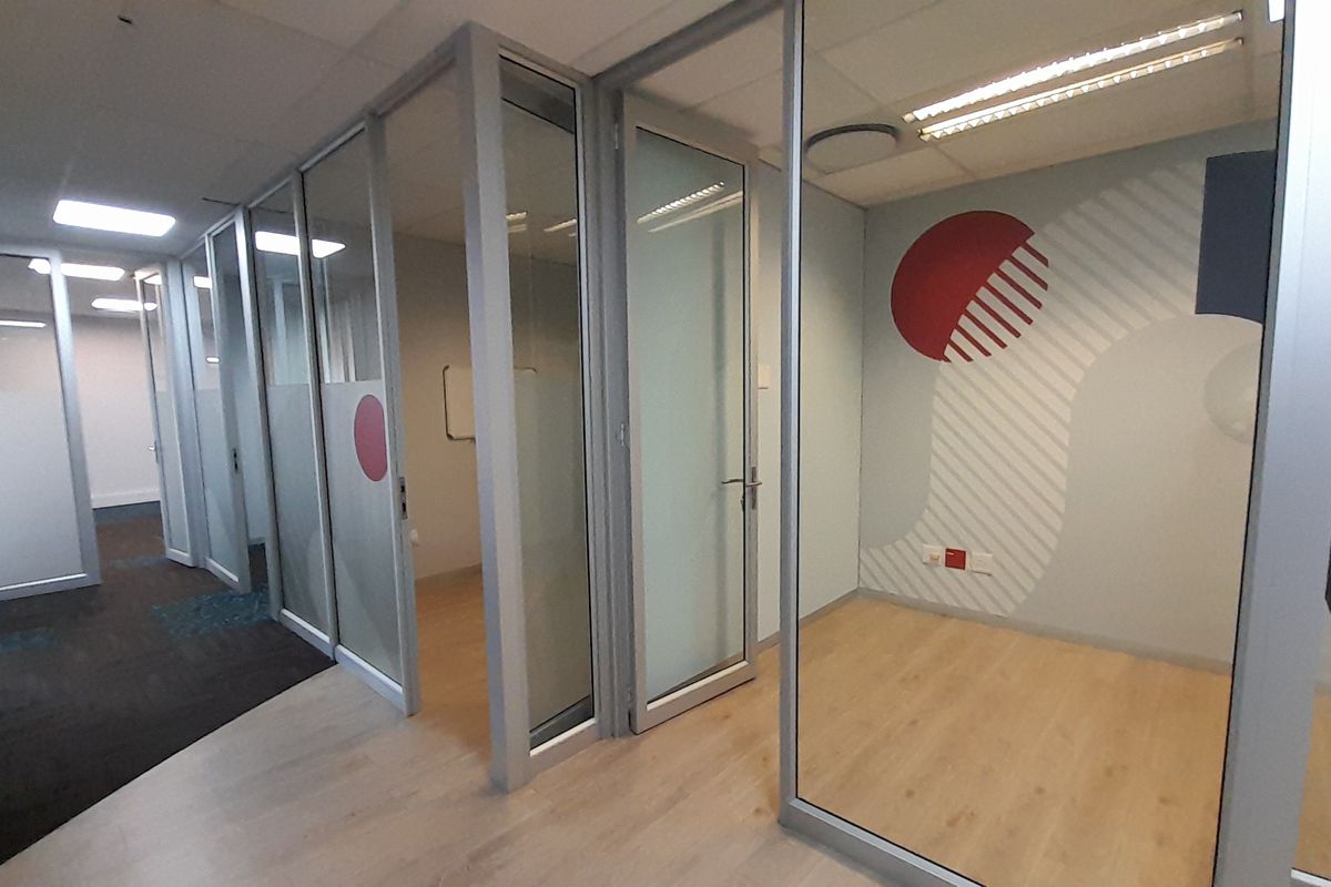 Executive Office Suite with Private Office Layout in Menlyn - Photo 2