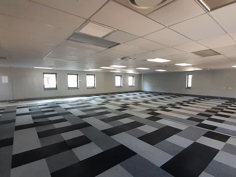 Flexible First Floor Office with Private Office in a Prime Menlyn Location - Photo 9