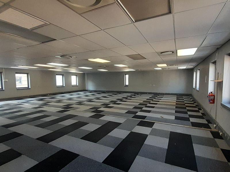 Flexible First Floor Office with Private Office in a Prime Menlyn Location - Photo 5