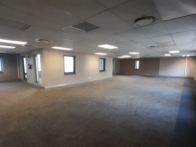 Well Appointed Corporate Office with Reception and Open Plan Workspace - Photo 10