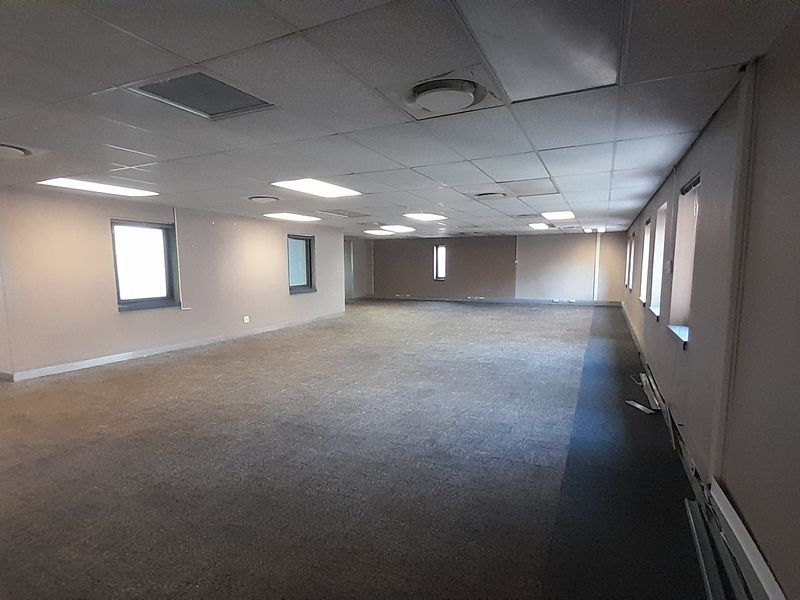 Well Appointed Corporate Office with Reception and Open Plan Workspace - Photo 9