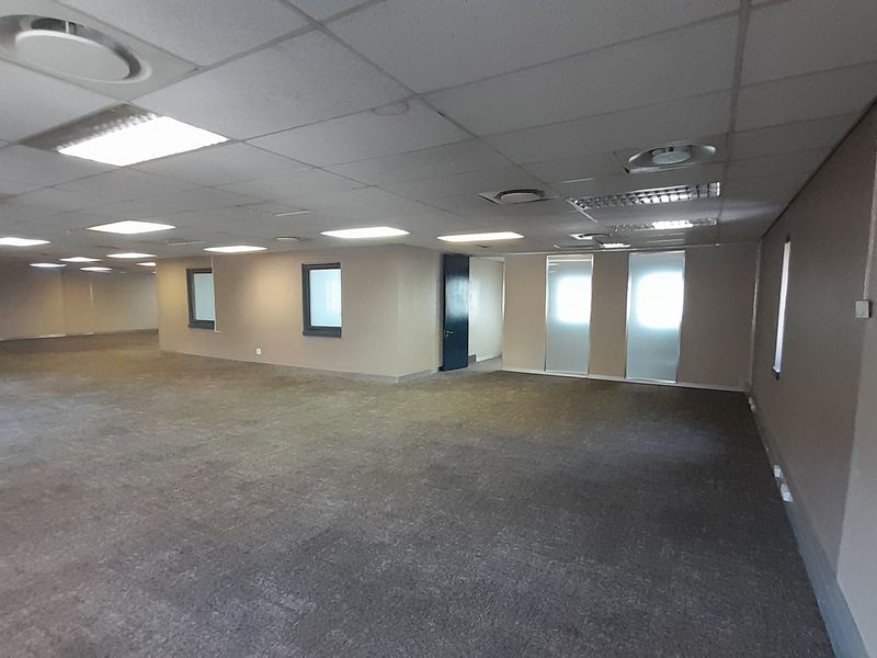 Well Appointed Corporate Office with Reception and Open Plan Workspace - Photo 6
