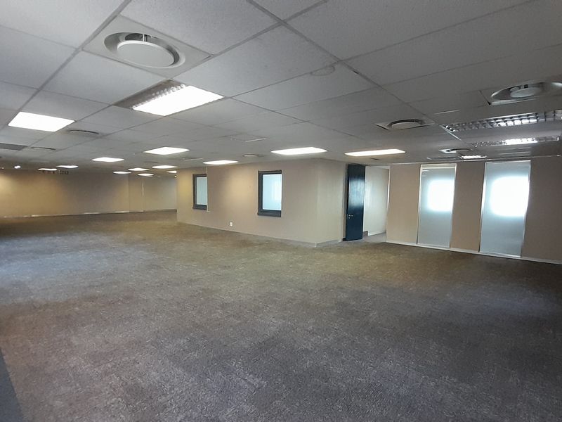 Well Appointed Corporate Office with Reception and Open Plan Workspace - Photo 7