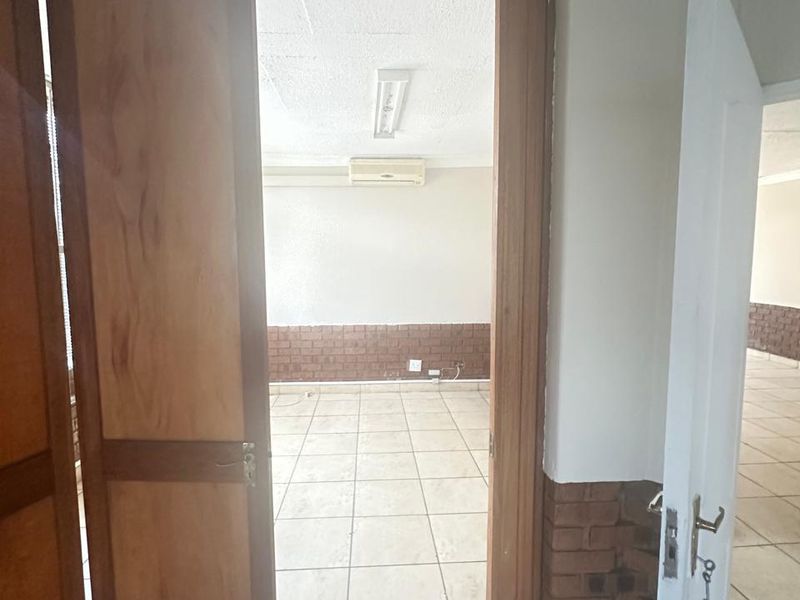 Prime office for sale - Photo 9