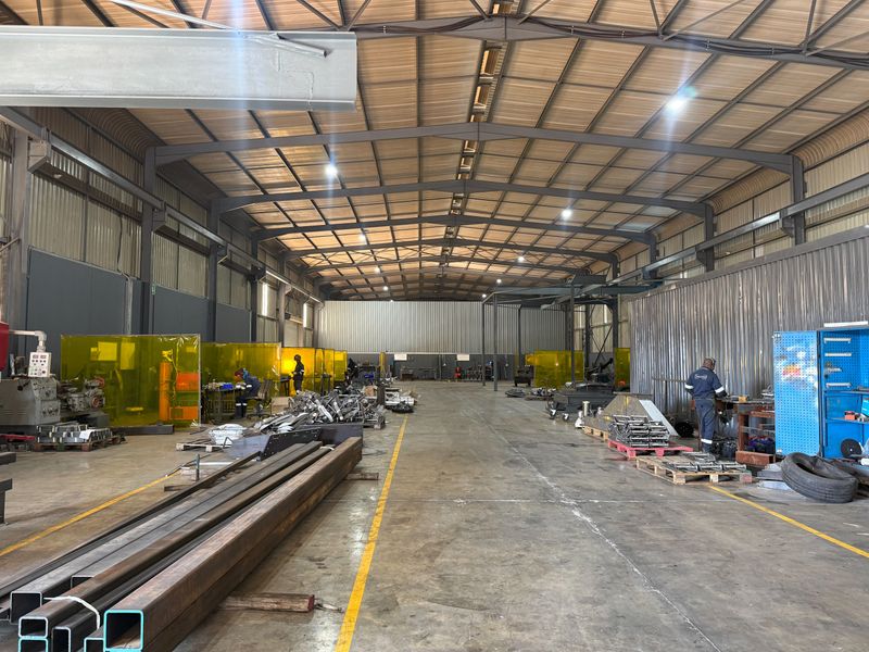 Limeroc high end warehouse - Photo 3