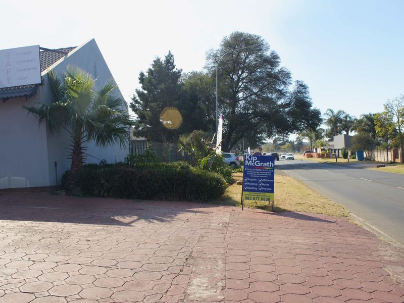 Commerial Property in Van Riebeeck Park - Photo 6