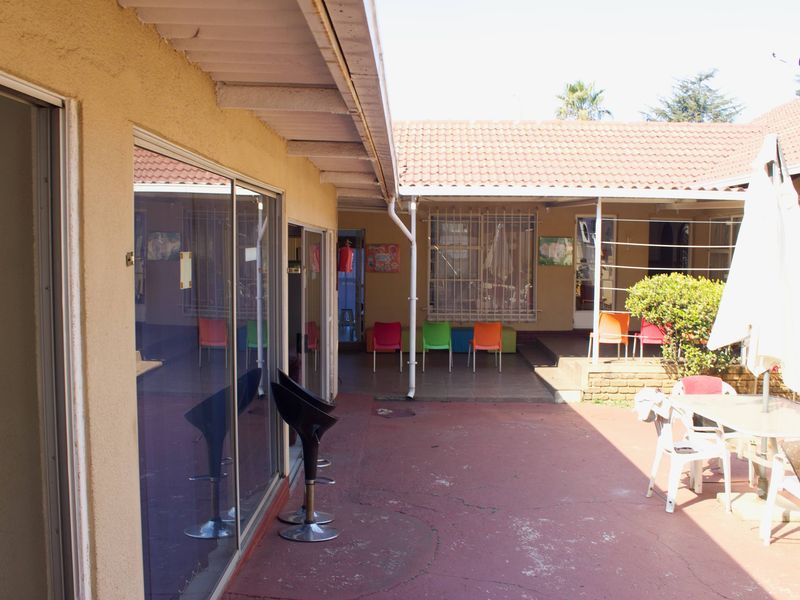 Commerial Property in Van Riebeeck Park - Photo 4