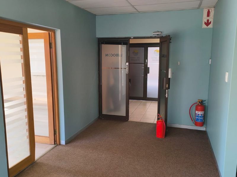 Prestigious 160m2 AAA-Grade Office To Let in Route 21 Corporate Park, Irene - Photo 10