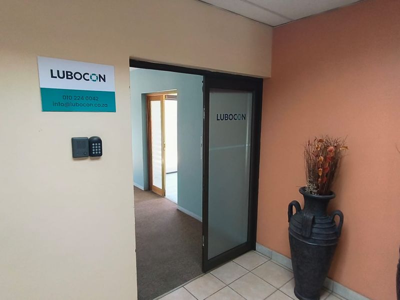 Prestigious 160m2 AAA-Grade Office To Let in Route 21 Corporate Park, Irene - Photo 4